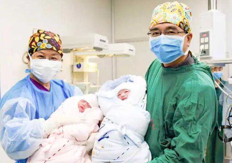 上海试管代怀包生子 上海不孕不育医院排名 ‘怀孕初期胎囊在宫腔右侧和怀男